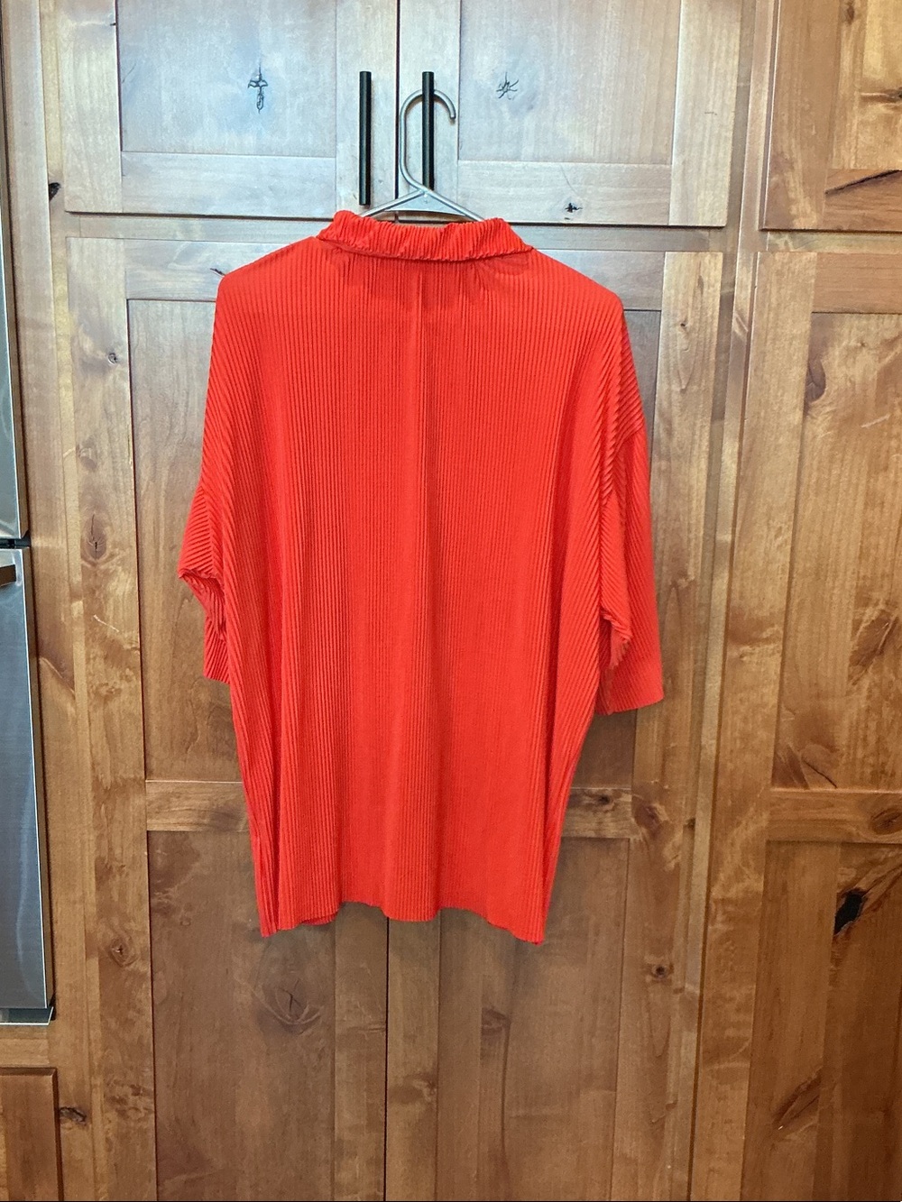 DAVI & DANI Ribbed Red Button-Front Blouse - Picture 2 of 3